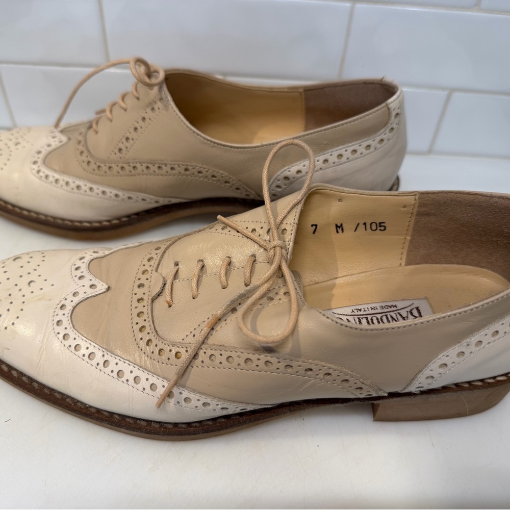 Bandolino Ivory and Tan Leather Wingtip Oxfords - Picture 3 of 5